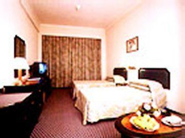 Hotel Golden Dragon Kunming Esterno foto