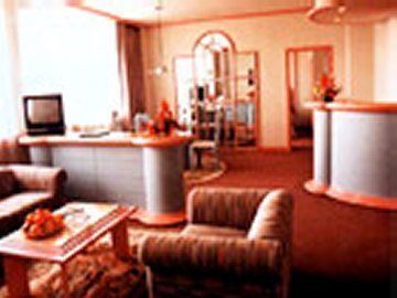Hotel Golden Dragon Kunming Esterno foto