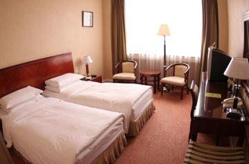 Hotel Golden Dragon Kunming Esterno foto