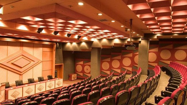 Hotel Golden Dragon Kunming Servizi foto
